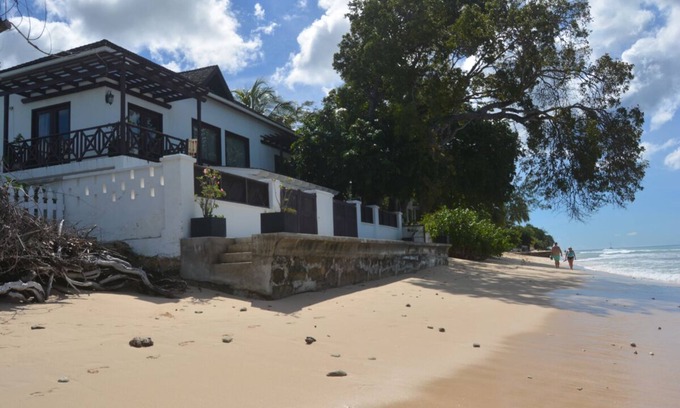 Fitts Village Appartement | Beachfront 2 bedroom apartment with private pool -NEW LISTING