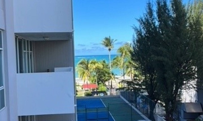 Isla Verde Appartement | Beachfront 2 bedroom Apart-Isla Verde- Coral Beach