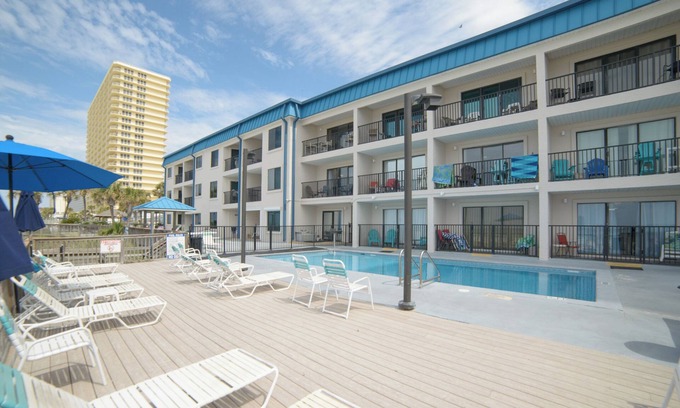 Bel Air Copropriété | Beachfront 2Br, 2Bath Condo with pool and beautiful views. Ground Floor.