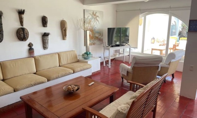 Pisco Maison | Beachfront, 4BR, entire house in Paracas