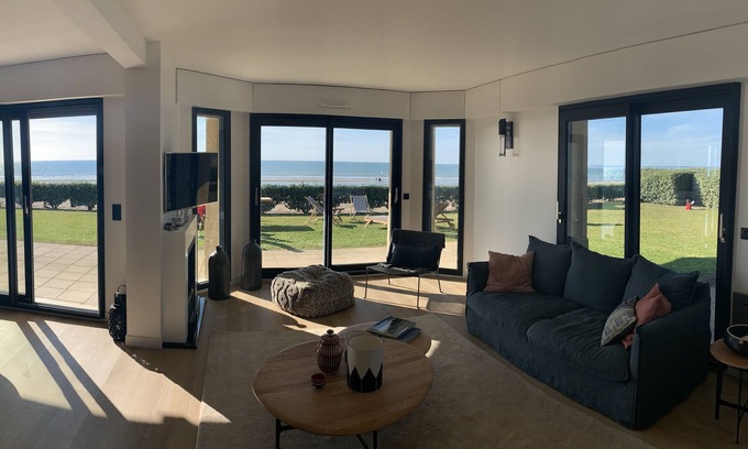 Benerville-sur-Mer Appartement | Appartement Front de Mer avec Piscine