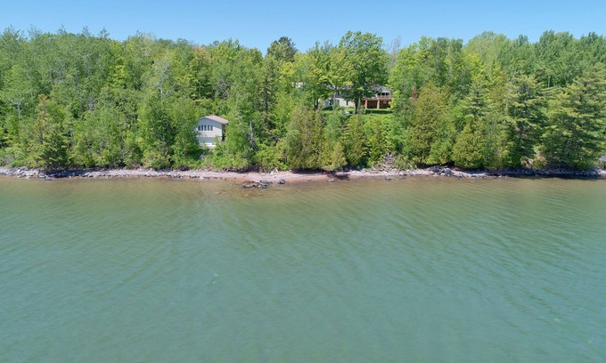 Herbster Maison | Beachfront and Lakehouse With All of the Comforts!
