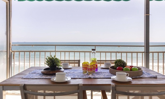La Pineda Appartement | Appartement en bord de mer avec terrasse, climatisation et WiFi à La Pineda