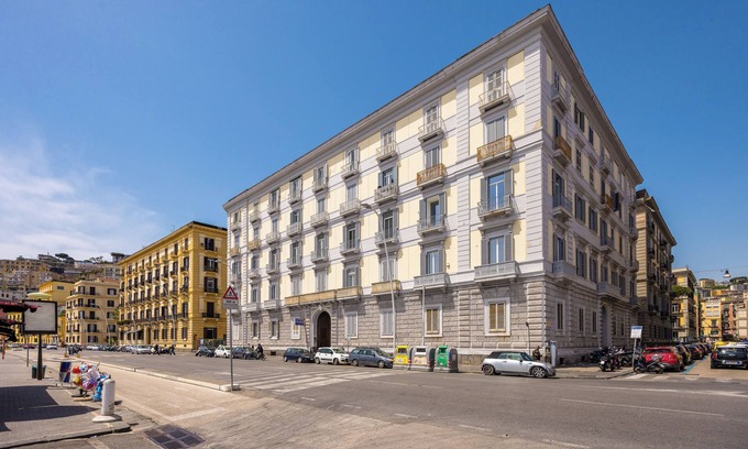 Chiaia Appartement | [Beachfront Apartment] Prestigious 200 square meters