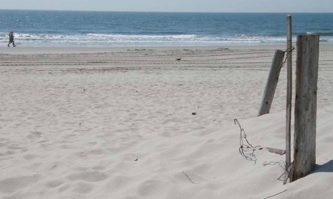 South End Copropriété | Bonne affaire en bord de mer! Descendez de votre terrasse sur une grande plage!