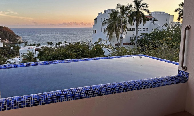 Santa Maria Huatulco Copropriété | Beachfront condo with ocean view, private pool & resort amenities