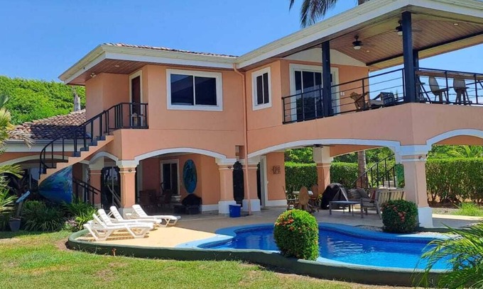 Playa Hermosa Maison | Beachfront 3BR Accueil W / piscine privée sur Playa Hermosa 3 miles au sud de Jaco