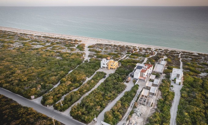 Chuburna Puerto Maison | Beachfront Casa Chuburná Dunas