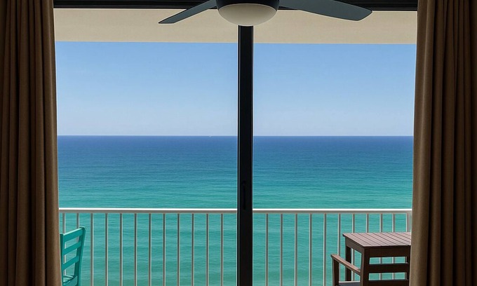 Panama City Beach Copropriété | Beachfront condo on 17th floor at Tidewater Resort