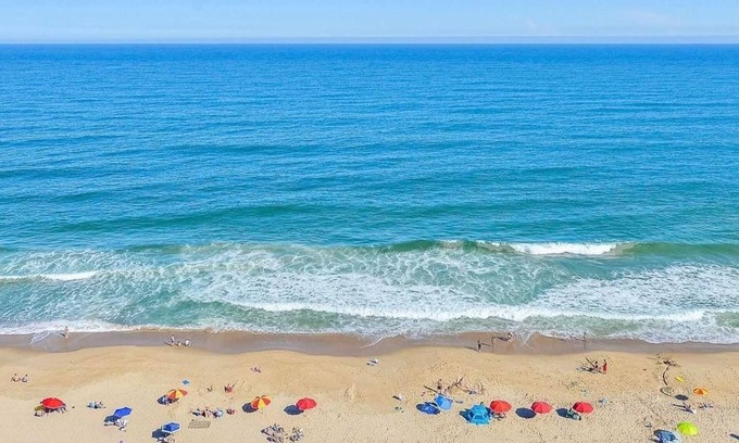 New Smyrna Beach Copropriété | Beachfront condo*Spectacular views & amenities!! *Walk to Flagler!!*Updated Unit