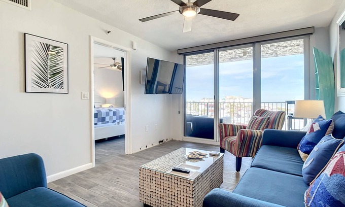 Horton Shores Copropriété | Beachfront Condo - OceanView, Pool & Steps to Flagler Ave