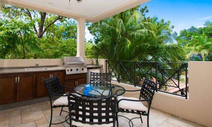Playa Hermosa Copropriété | Beachfront Condo Stunning Beach Views & Sunsets
