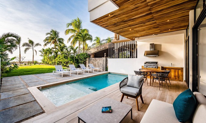 Potrero Maison | Beachfront! Enjoy Incredible Sunsets From Our Modern Home