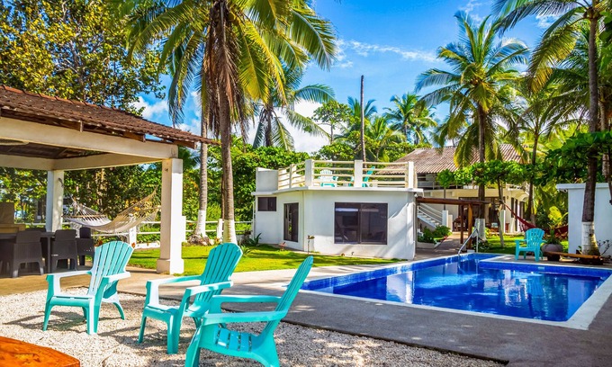 Cerro Plano Maison | Beachfront dog-friendly home with private pool, grill, hammocks, & beach access