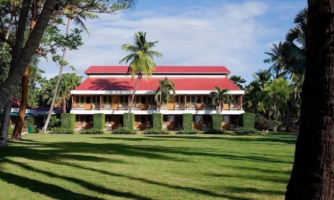 Carenero Appartement | Beachfront Dream! White Sand Beach, Pools, Family-Friendly, Parking!