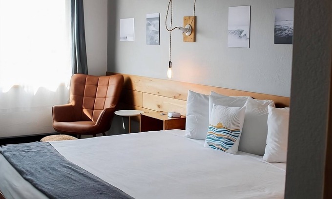 Long Beach Hôtel | Beachfront Escape in Long Beach! 2 Comfortable Units, Indoor Pool, Free Parking!
