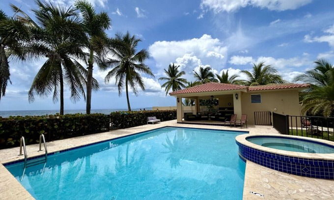Aguada Appartement | Beachfront Getaway at Ocean View Castle Condo Apt 2– Aguada