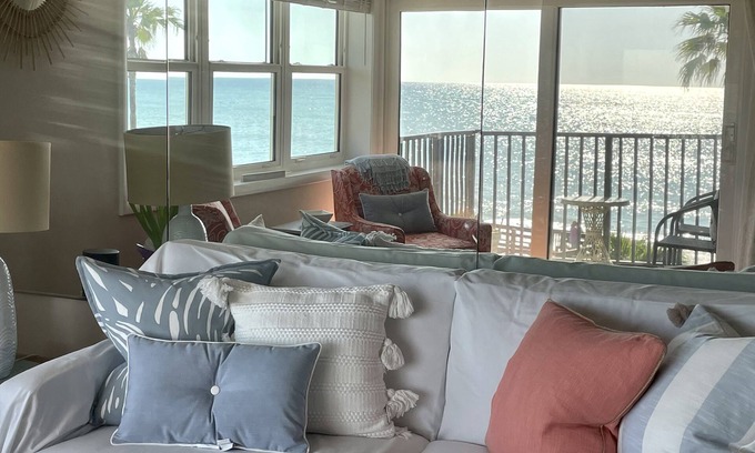Central Beach Copropriété | Beachfront Getaway