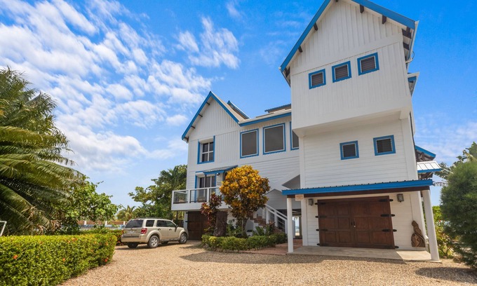 Caribbean Way Maison | Maison en bord de mer avec terrasse et piscine privées, kayaks - superbes vues et quartier calme