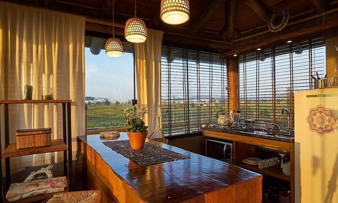 Barra de Ibiraquera Maison | Beachfront House with Jacuzzi and Large Patio