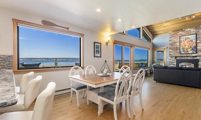 Bells Beach Maison | Beachfront I Whale Watch I SUP I Dogs Ok