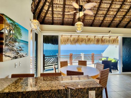 San Pedro Mixtepec Appartement | Beachfront in a peaceful Resort 8mi from Puerto Escondido