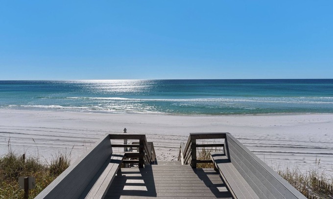 Seagrove Beach Copropriété | Beachfront in Seagrove Beach + Free Tickets: Bikes, Dolphin Cruise & More!