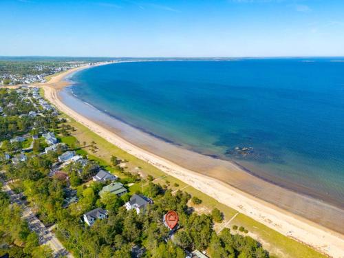 Southern Coast Maison | Beachfront Just steps and you're on the beach