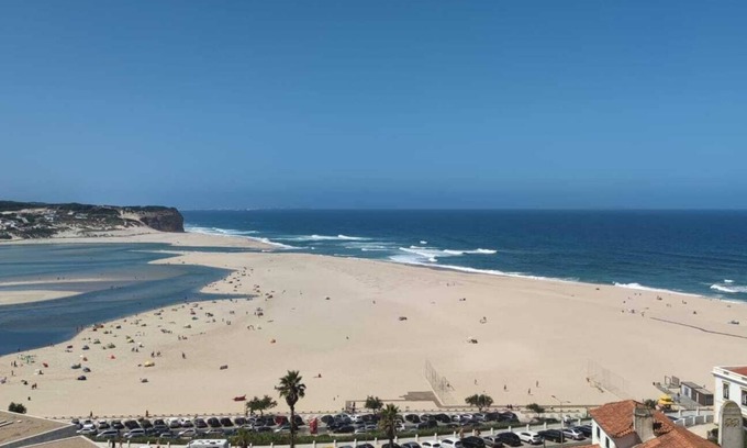 Foz do Arelho Copropriété | Beachfront loft with incomparable sea view and huge roof terrace.