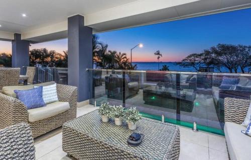 Newport Maison | Beachfront Modern 2-Story with Ocean & Sunset Views