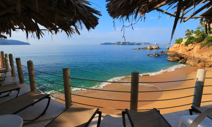 Costera Acapulco Hôtel | Beachfront Suite at Hotel Torres Gemelas