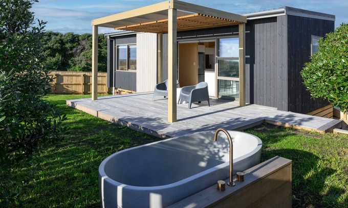 Waikanae Maison | Beachfront, Old Beach Pods - Te Moana