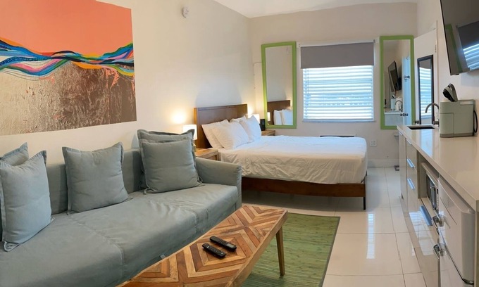 South of Fifth Appartement | BeachFront On The Sand #133-FreeParking- 335 OceanDr-SoFi-SouthBeach