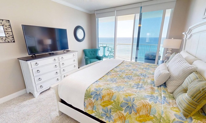 El Centro Beach Copropriété | Beachfront Palazzo Condo - 2BR + Bunks, Gulf View w/ Free Beach Chairs!