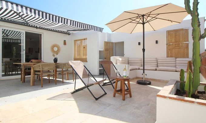 Playas del Palo Appartement | Beachfront Penthouse in Málaga with Large Terrace
