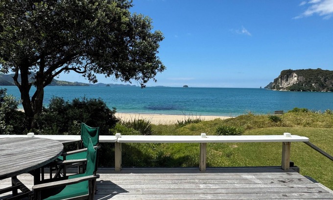 Cooks Beach Maison | Front Beach (Flaxmill Bay) Whitianga