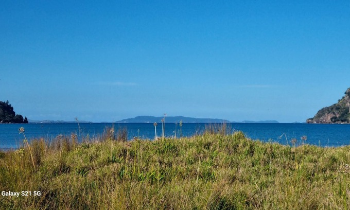 Kennedy Bay Maison | Beachfront Property, Kennedy Bay, Coromandel, NZ