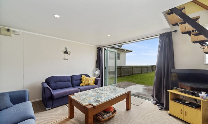 Pukehina Appartement | Beachfront Pukehina Apartment