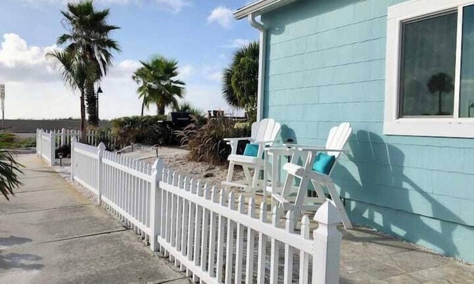 Pass-a-Grille Maison | Emplacement-Quaint Beach Front House- Historic Pass a Grille-Steps à la plage.