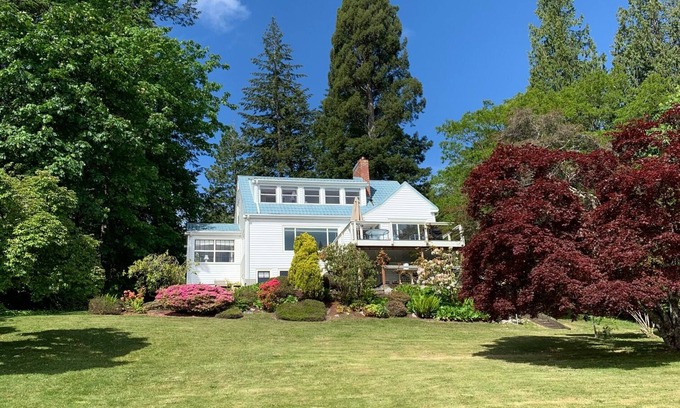 Longbranch Maison | Mt. Rainier View Beach House
