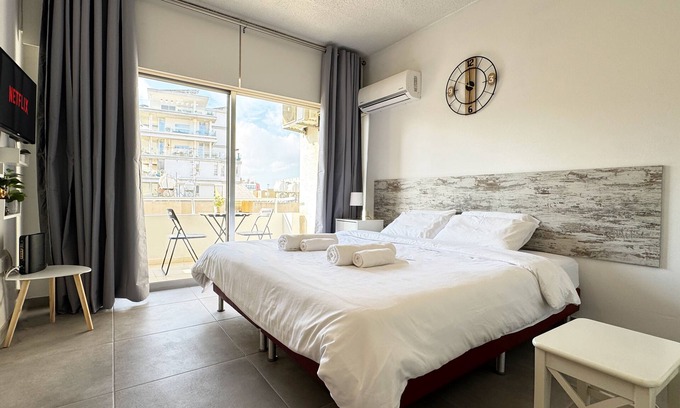 Skala Appartement | Beachfront SeaJoy Larnaka Makenzy - 50m to Beach