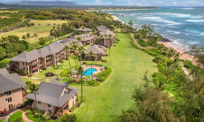 Lihue Copropriété | Beachfront Spectacular Ocean views , steps to white sand Beach & walk bike Path