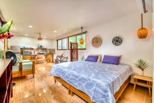 Cocles Appartement | Beachfront Studio - Direct Beach Access, AC & Fast WiFi
