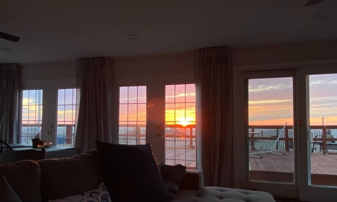 Hancocks Bridge Maison | Beachfront Sunsets on the Water at Oakwood Beach