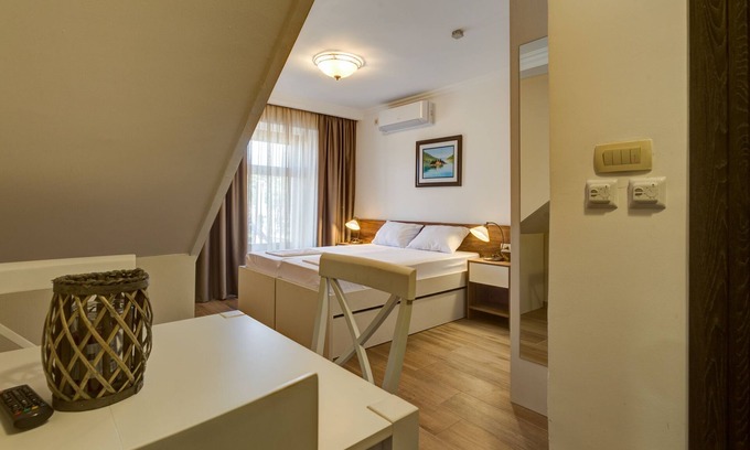 Przno Appartement | Studio Triple en Bord de Mer avec Salle de Bains Privative