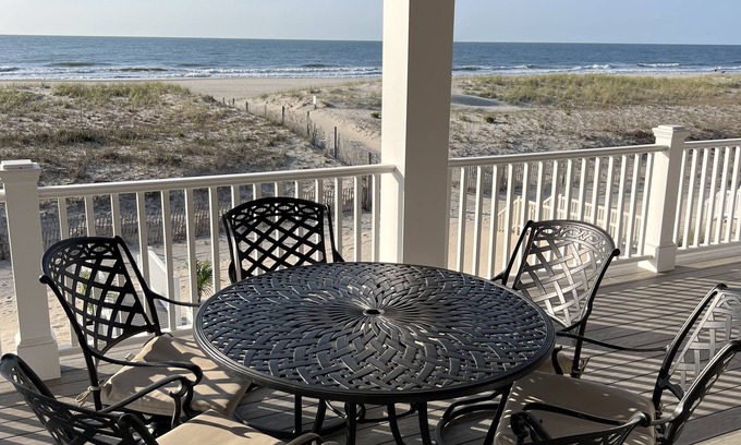 South End Maison | BEACHFRONT