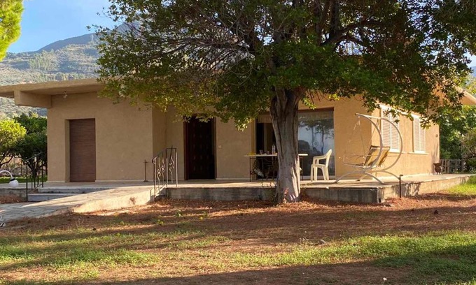 Sarakiniko Maison | Beachfront villa