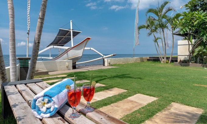 Dencarik Villa | ACH villa BEACHFRONT villa, FREE BOAT TOUR!