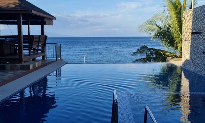 Batangas City Maison | Beachfront Villa with Infinity Pool, Well-Equipped Kitchen & Breathtaking Views
