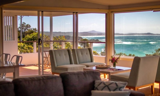 Minnie Water Appartement | Beachfront with Stunning Panoramic Ocean Views